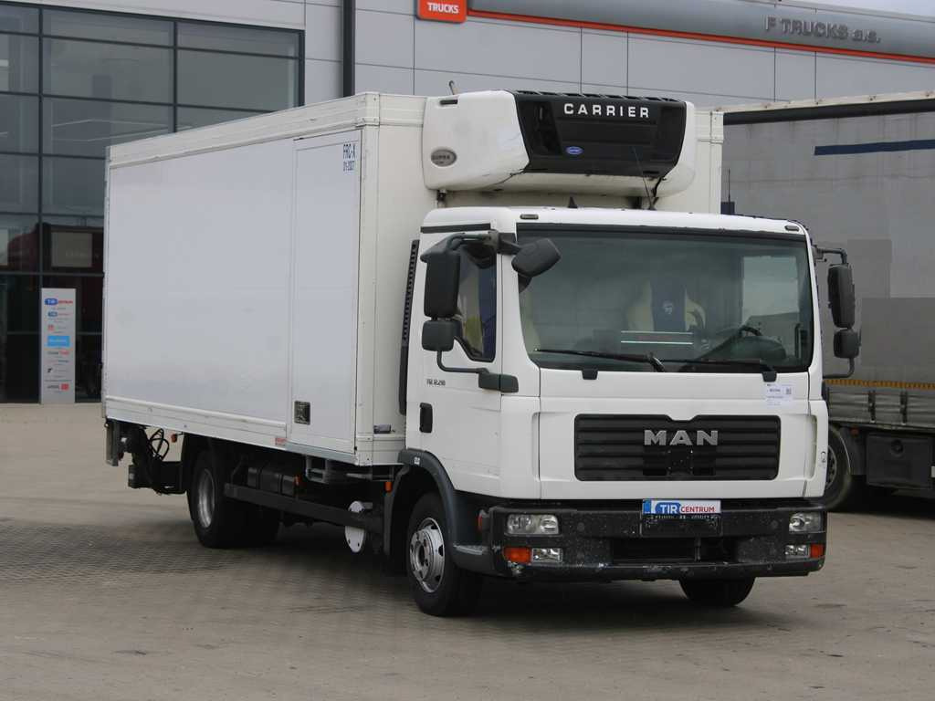 MAN TGL 12.210, EURO 4, HYDRAULIC FRONT, CARRIER SUPRA 850 Mt, 2X EVAPORATOR - Kamion hladnjača: slika MAN TGL 12.210, EURO 4, HYDRAULIC FRONT, CARRIER SUPRA 850 Mt, 2X EVAPORATOR - Kamion hladnjača MAN TGL 12.210, EURO 4, HYDRAULIC FRONT, CARRIER SUPRA 850 Mt, 2X EVAPORATOR - Kamion hladnjača: slika MAN TGL 12.210, EURO 4, HYDRAULIC FRONT, CARRIER SUPRA 850 Mt, 2X EVAPORATOR - Kamion hladnjača