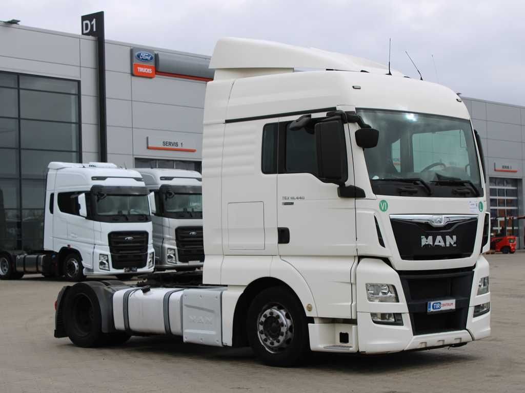 MAN TGX 18.440 4X2 LLS - U, LOWDECK, EURO 6 - Tegljač: slika MAN TGX 18.440 4X2 LLS - U, LOWDECK, EURO 6 - Tegljač MAN TGX 18.440 4X2 LLS - U, LOWDECK, EURO 6 - Tegljač: slika MAN TGX 18.440 4X2 LLS - U, LOWDECK, EURO 6 - Tegljač