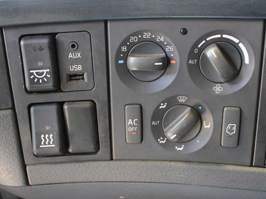 Tegljač Volvo FHL 3C, EURO 5EEV, 6X4, CRANAB TZ12.2 HYDRAULIC ARM: slika Tegljač Volvo FHL 3C, EURO 5EEV, 6X4, CRANAB TZ12.2 HYDRAULIC ARM