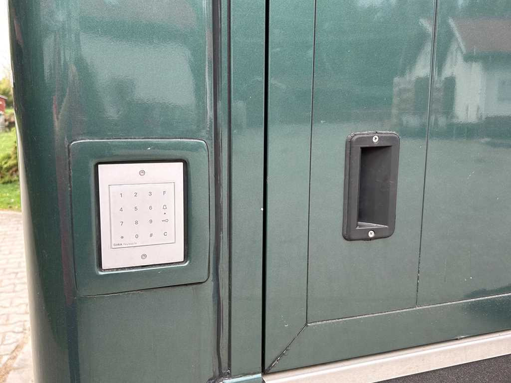 Kamion za prijevoz konja Volvo STX FL, FOR 6 PEOPLE, FOR TRANSPORTING FIVE HORSES, CAMERA, 2X HYDRAULIC FRONT: slika Kamion za prijevoz konja Volvo STX FL, FOR 6 PEOPLE, FOR TRANSPORTING FIVE HORSES, CAMERA, 2X HYDRAULIC FRONT