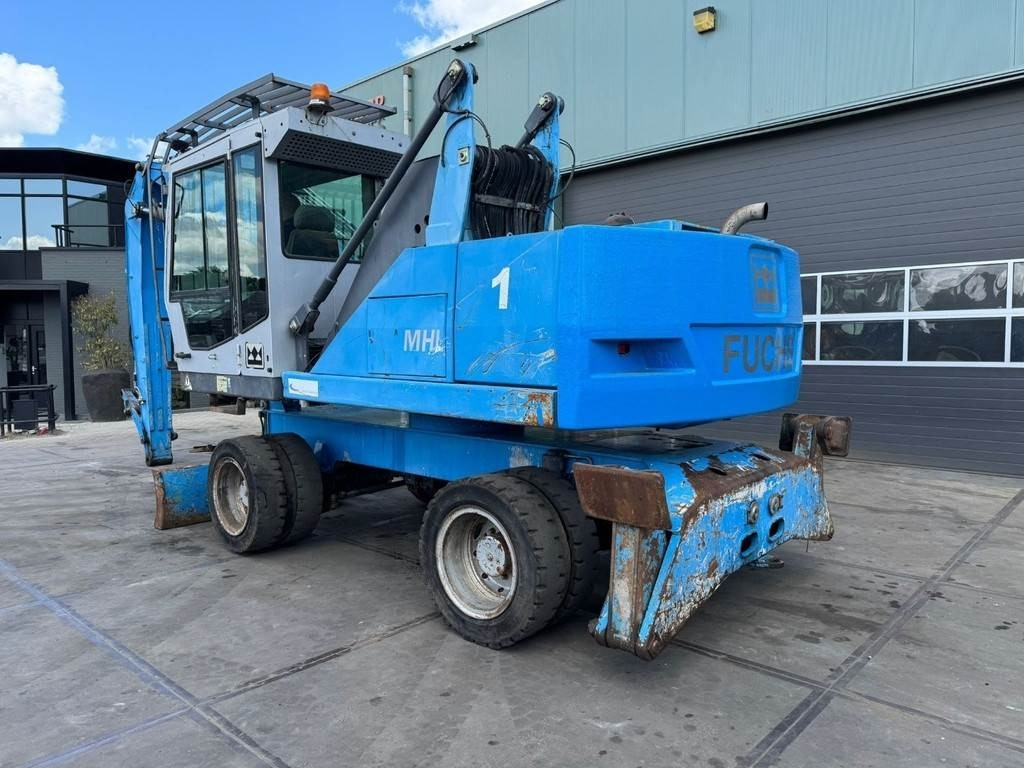 Stroj za rukovanje otpadom Fuchs MHL 320: slika Stroj za rukovanje otpadom Fuchs MHL 320