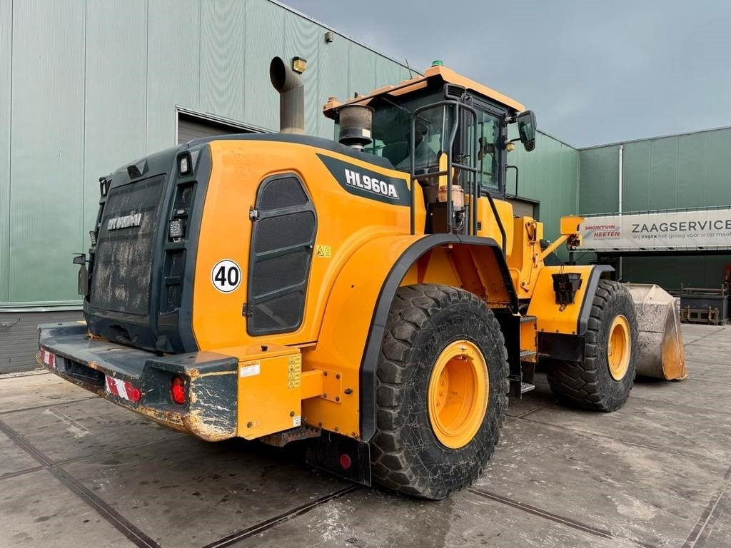 Hyundai HL960A - Utovarivač na kotačima: slika Hyundai HL960A - Utovarivač na kotačima Hyundai HL960A - Utovarivač na kotačima: slika Hyundai HL960A - Utovarivač na kotačima