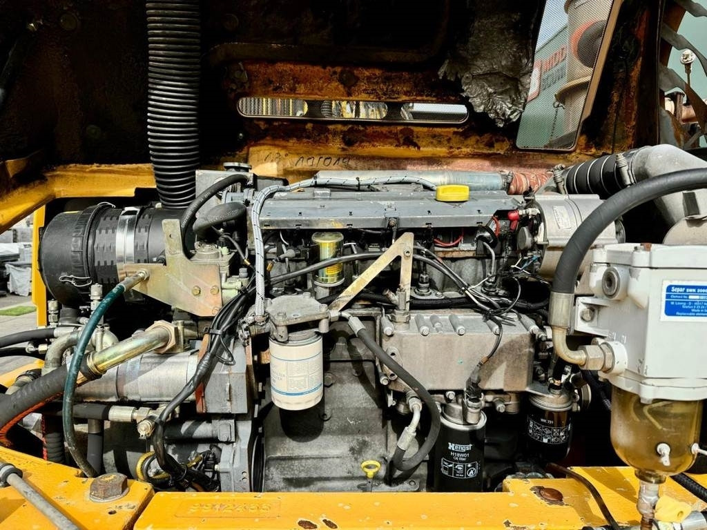 Stroj za rukovanje otpadom Liebherr A 316: slika Stroj za rukovanje otpadom Liebherr A 316