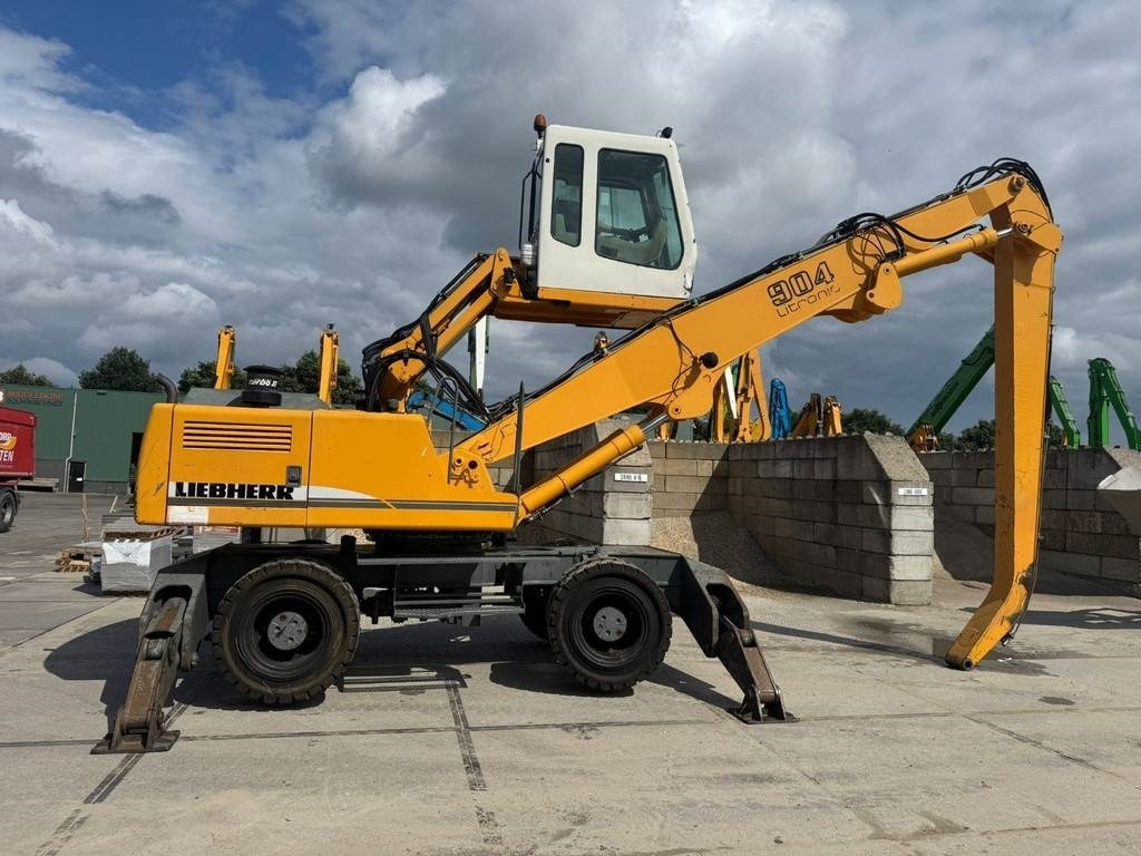 Liebherr A 904 - Stroj za rukovanje otpadom: slika Liebherr A 904 - Stroj za rukovanje otpadom Liebherr A 904 - Stroj za rukovanje otpadom: slika Liebherr A 904 - Stroj za rukovanje otpadom