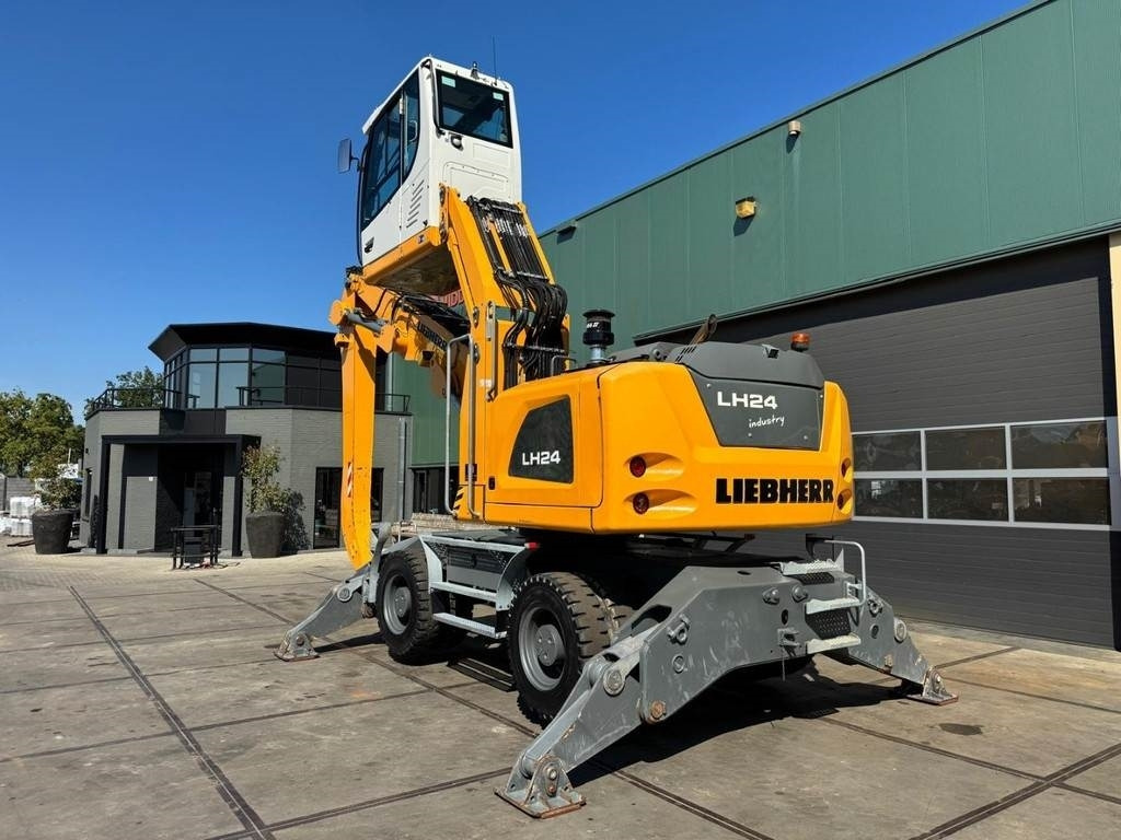Liebherr LH 24 M - Stroj za rukovanje otpadom: slika Liebherr LH 24 M - Stroj za rukovanje otpadom Liebherr LH 24 M - Stroj za rukovanje otpadom: slika Liebherr LH 24 M - Stroj za rukovanje otpadom