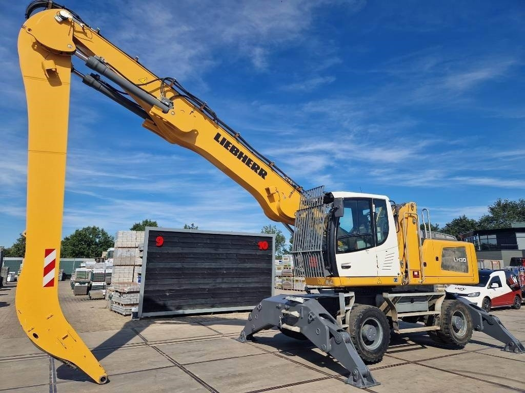 Liebherr LH 30 M - Stroj za rukovanje otpadom: slika Liebherr LH 30 M - Stroj za rukovanje otpadom Liebherr LH 30 M - Stroj za rukovanje otpadom: slika Liebherr LH 30 M - Stroj za rukovanje otpadom