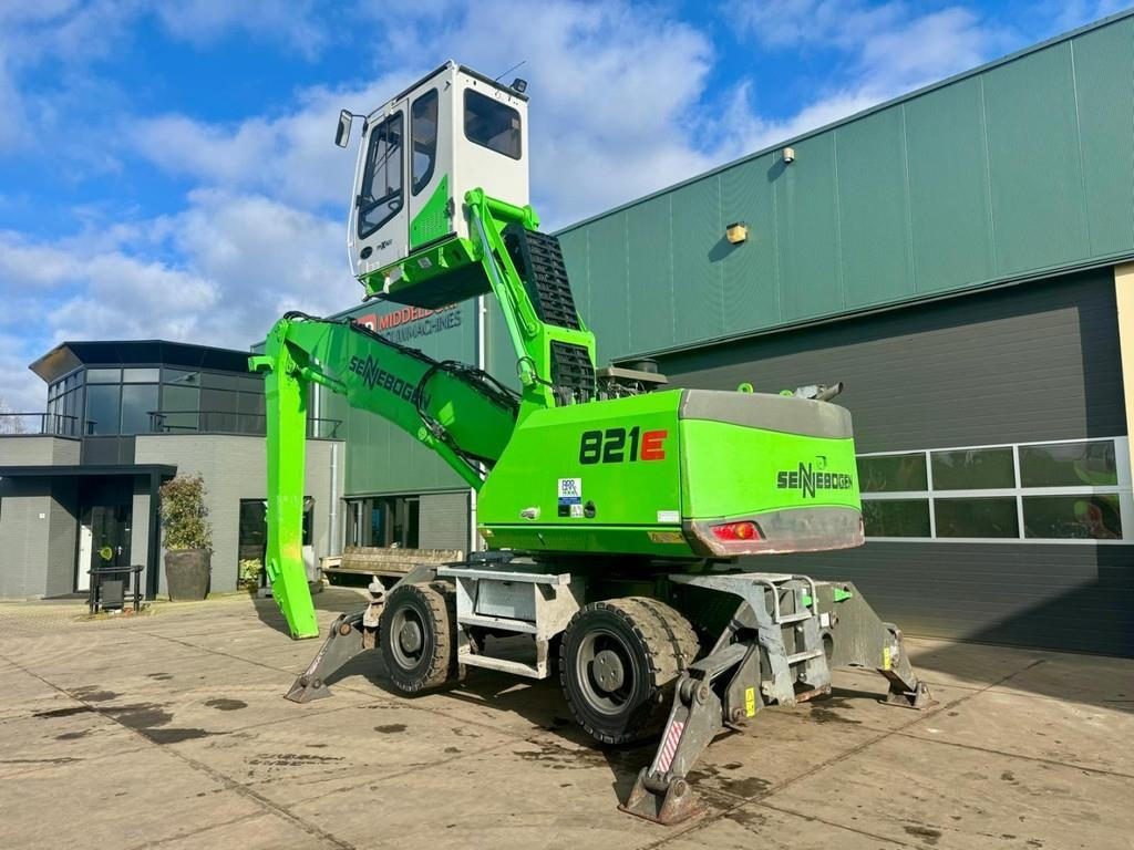 Sennebogen 821M E - Stroj za rukovanje otpadom: slika Sennebogen 821M E - Stroj za rukovanje otpadom Sennebogen 821M E - Stroj za rukovanje otpadom: slika Sennebogen 821M E - Stroj za rukovanje otpadom