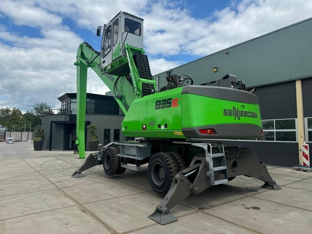 Sennebogen 835M E - Stroj za rukovanje otpadom: slika Sennebogen 835M E - Stroj za rukovanje otpadom Sennebogen 835M E - Stroj za rukovanje otpadom: slika Sennebogen 835M E - Stroj za rukovanje otpadom