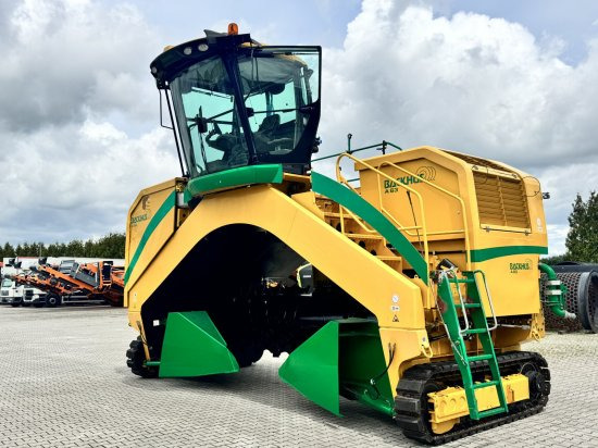 Backhus A63 - Kombajn za šećernu repu: slika Backhus A63 - Kombajn za šećernu repu Backhus A63 - Kombajn za šećernu repu: slika Backhus A63 - Kombajn za šećernu repu