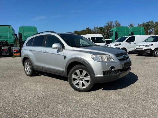 Chevrolet Captiva 3,2 V6 - SUV: slika Chevrolet Captiva 3,2 V6 - SUV Chevrolet Captiva 3,2 V6 - SUV: slika Chevrolet Captiva 3,2 V6 - SUV
