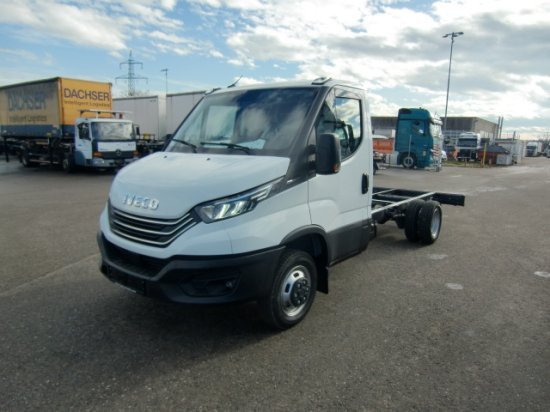 Iveco Daily 40 - 180 Fahrgestell, E6 Automatik 2 Stück verfügbar - Kamion-šasija: slika Iveco Daily 40 - 180 Fahrgestell, E6 Automatik 2 Stück verfügbar - Kamion-šasija Iveco Daily 40 - 180 Fahrgestell, E6 Automatik 2 Stück verfügbar - Kamion-šasija: slika Iveco Daily 40 - 180 Fahrgestell, E6 Automatik 2 Stück verfügbar - Kamion-šasija