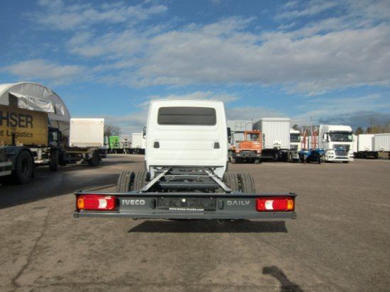 Iveco Daily 40 - 180 Fahrgestell, E6 Automatik mehrere Einheiten verfügbar - Kamion-šasija: slika Iveco Daily 40 - 180 Fahrgestell, E6 Automatik mehrere Einheiten verfügbar - Kamion-šasija Iveco Daily 40 - 180 Fahrgestell, E6 Automatik mehrere Einheiten verfügbar - Kamion-šasija: slika Iveco Daily 40 - 180 Fahrgestell, E6 Automatik mehrere Einheiten verfügbar - Kamion-šasija