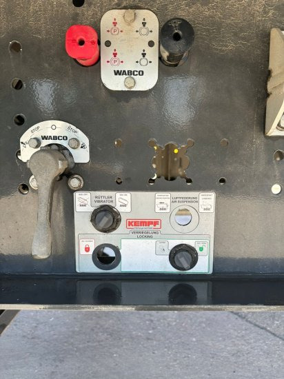 Kempf SKM 39 Alu-Kastenmulde 55m³ Rollplane - Kiper poluprikolica: slika Kempf SKM 39 Alu-Kastenmulde 55m³ Rollplane - Kiper poluprikolica Kempf SKM 39 Alu-Kastenmulde 55m³ Rollplane - Kiper poluprikolica: slika Kempf SKM 39 Alu-Kastenmulde 55m³ Rollplane - Kiper poluprikolica