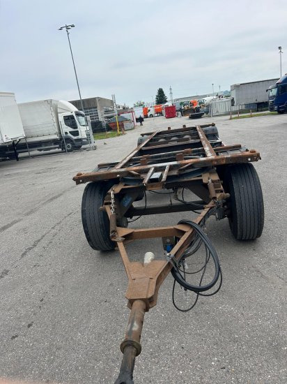 Kögel AW18, BDF-Lafette, BPW-Achsen - Transporter kontejnera/ Prikolica s izmjenjivim sanducima: slika Kögel AW18, BDF-Lafette, BPW-Achsen - Transporter kontejnera/ Prikolica s izmjenjivim sanducima Kögel AW18, BDF-Lafette, BPW-Achsen - Transporter kontejnera/ Prikolica s izmjenjivim sanducima: slika Kögel AW18, BDF-Lafette, BPW-Achsen - Transporter kontejnera/ Prikolica s izmjenjivim sanducima
