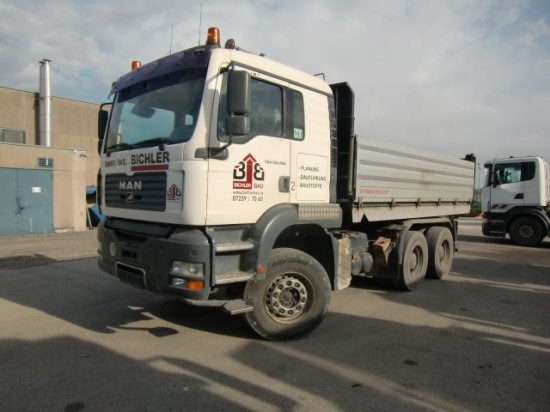 MAN TGA 26.360 6x4 Kipper, Manuel, E3 Schwarzmüller 3-Seitenkipper - Kiper: slika MAN TGA 26.360 6x4 Kipper, Manuel, E3 Schwarzmüller 3-Seitenkipper - Kiper MAN TGA 26.360 6x4 Kipper, Manuel, E3 Schwarzmüller 3-Seitenkipper - Kiper: slika MAN TGA 26.360 6x4 Kipper, Manuel, E3 Schwarzmüller 3-Seitenkipper - Kiper