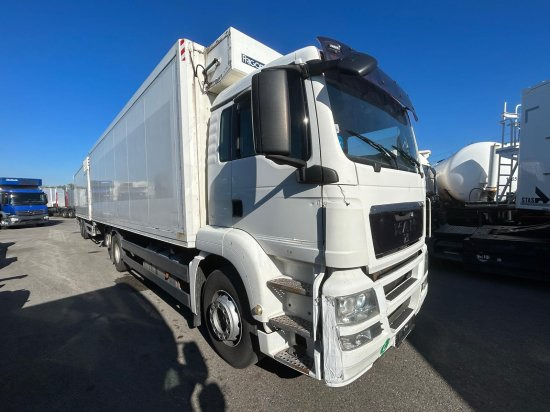 MAN TGS 26.360 6x2 LL, Tiefkühlkoffer Intarder, Liftachse ohne Anhänger - Kamion hladnjača: slika MAN TGS 26.360 6x2 LL, Tiefkühlkoffer Intarder, Liftachse ohne Anhänger - Kamion hladnjača MAN TGS 26.360 6x2 LL, Tiefkühlkoffer Intarder, Liftachse ohne Anhänger - Kamion hladnjača: slika MAN TGS 26.360 6x2 LL, Tiefkühlkoffer Intarder, Liftachse ohne Anhänger - Kamion hladnjača