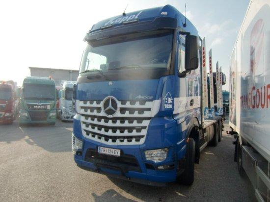 Mercedes-Benz Arocs 3353 6x4 Holztransp., Palfinger Kran Epsilon - Kamion šumar, Kamion s kranom: slika Mercedes-Benz Arocs 3353 6x4 Holztransp., Palfinger Kran Epsilon - Kamion šumar, Kamion s kranom Mercedes-Benz Arocs 3353 6x4 Holztransp., Palfinger Kran Epsilon - Kamion šumar, Kamion s kranom: slika Mercedes-Benz Arocs 3353 6x4 Holztransp., Palfinger Kran Epsilon - Kamion šumar, Kamion s kranom