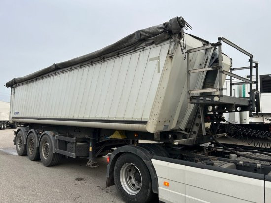 Kiper poluprikolica Schmitz SGF S3 Alu Kippmulde 36,5 m³, Liftachse, Hardoxboden, Rollplane, Podest: slika Kiper poluprikolica Schmitz SGF S3 Alu Kippmulde 36,5 m³, Liftachse, Hardoxboden, Rollplane, Podest Kiper poluprikolica Schmitz SGF S3 Alu Kippmulde 36,5 m³, Liftachse, Hardoxboden, Rollplane, Podest: slika Kiper poluprikolica Schmitz SGF S3 Alu Kippmulde 36,5 m³, Liftachse, Hardoxboden, Rollplane, Podest