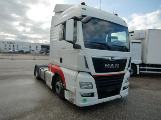 MAN TGX 18.460 XLX Low Deck, Automatik, E6, höhenverstellbare Sattelplatte - Tegljač: slika MAN TGX 18.460 XLX Low Deck, Automatik, E6, höhenverstellbare Sattelplatte - Tegljač MAN TGX 18.460 XLX Low Deck, Automatik, E6, höhenverstellbare Sattelplatte - Tegljač: slika MAN TGX 18.460 XLX Low Deck, Automatik, E6, höhenverstellbare Sattelplatte - Tegljač