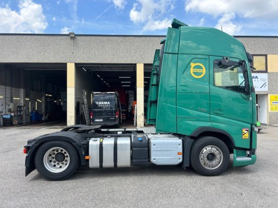 Volvo FH 13.500, XL Standklima, Retarder, Alufelgen - Tegljač: slika Volvo FH 13.500, XL Standklima, Retarder, Alufelgen - Tegljač Volvo FH 13.500, XL Standklima, Retarder, Alufelgen - Tegljač: slika Volvo FH 13.500, XL Standklima, Retarder, Alufelgen - Tegljač
