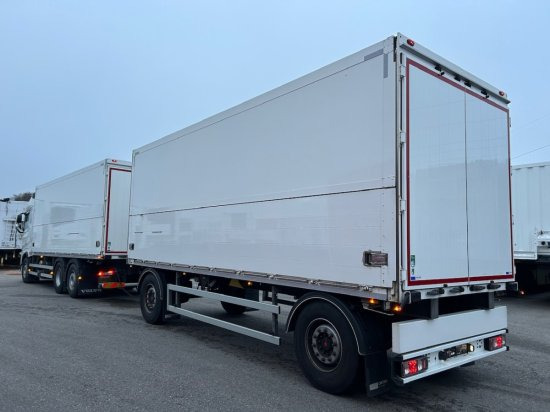 Volvo FH 500 6x2 Getränkekomplettzug, Orten Getränkeaufbau - Kamion za prijevoz pića: slika Volvo FH 500 6x2 Getränkekomplettzug, Orten Getränkeaufbau - Kamion za prijevoz pića Volvo FH 500 6x2 Getränkekomplettzug, Orten Getränkeaufbau - Kamion za prijevoz pića: slika Volvo FH 500 6x2 Getränkekomplettzug, Orten Getränkeaufbau - Kamion za prijevoz pića