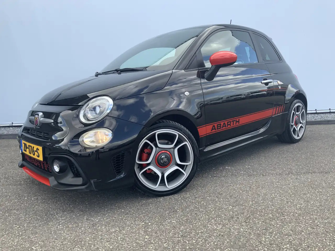 Fiat 500C Abarth 1.4 T-Jet 595 Automaat Euro 6 - Kabriolet: slika Fiat 500C Abarth 1.4 T-Jet 595 Automaat Euro 6 - Kabriolet Fiat 500C Abarth 1.4 T-Jet 595 Automaat Euro 6 - Kabriolet: slika Fiat 500C Abarth 1.4 T-Jet 595 Automaat Euro 6 - Kabriolet