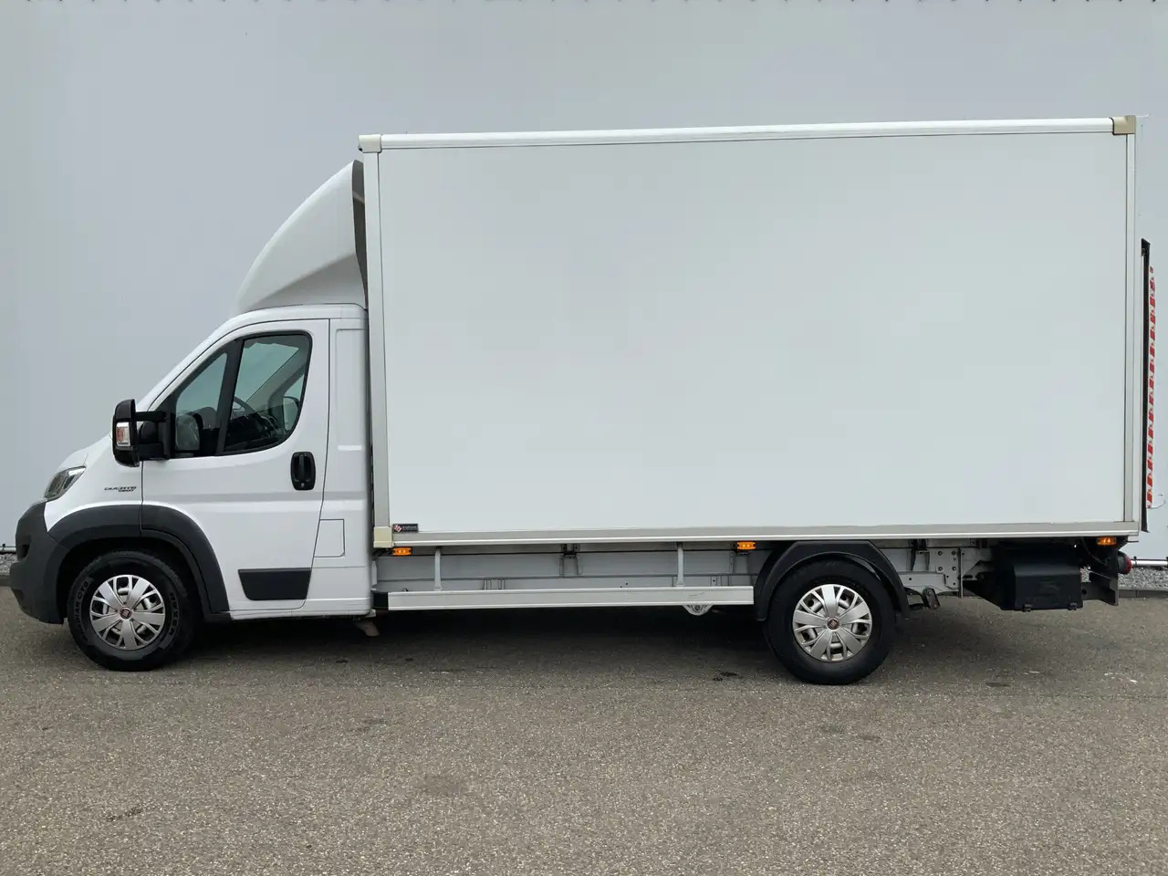 Fiat Ducato 35H 2.3 MultiJet L3H1 Meubelbak & Lift & Zijdeur A - Dostavno vozilo sa zatvorenim sandukom: slika Fiat Ducato 35H 2.3 MultiJet L3H1 Meubelbak & Lift & Zijdeur A - Dostavno vozilo sa zatvorenim sandukom Fiat Ducato 35H 2.3 MultiJet L3H1 Meubelbak & Lift & Zijdeur A - Dostavno vozilo sa zatvorenim sandukom: slika Fiat Ducato 35H 2.3 MultiJet L3H1 Meubelbak & Lift & Zijdeur A - Dostavno vozilo sa zatvorenim sandukom