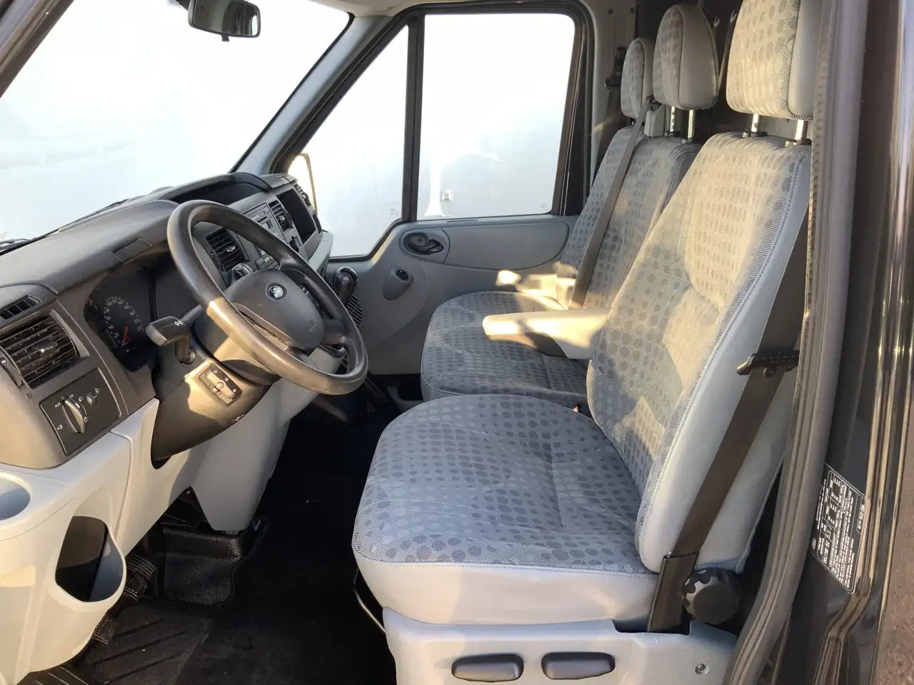 Ford Transit 260S 2.2 TDCI Economy Edition Airco 3 Zits Trekhaa - Furgon: slika Ford Transit 260S 2.2 TDCI Economy Edition Airco 3 Zits Trekhaa - Furgon Ford Transit 260S 2.2 TDCI Economy Edition Airco 3 Zits Trekhaa - Furgon: slika Ford Transit 260S 2.2 TDCI Economy Edition Airco 3 Zits Trekhaa - Furgon