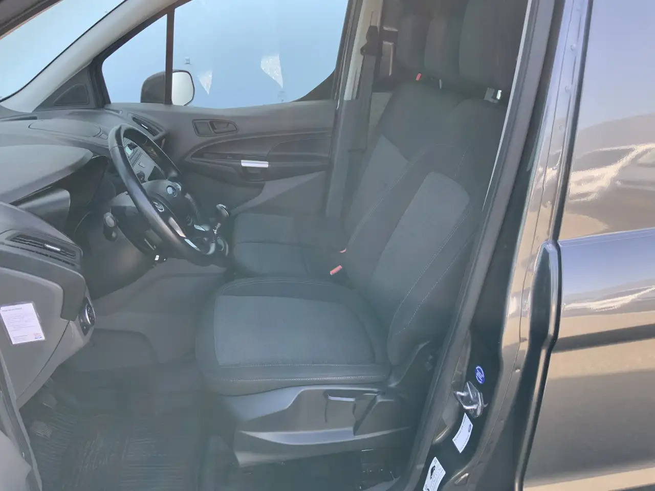 Ford Transit Connect 1.5 EcoBlue L1 Trend Airco Cruise 3 Zits Trekhaak - Mali kombi: slika Ford Transit Connect 1.5 EcoBlue L1 Trend Airco Cruise 3 Zits Trekhaak - Mali kombi Ford Transit Connect 1.5 EcoBlue L1 Trend Airco Cruise 3 Zits Trekhaak - Mali kombi: slika Ford Transit Connect 1.5 EcoBlue L1 Trend Airco Cruise 3 Zits Trekhaak - Mali kombi