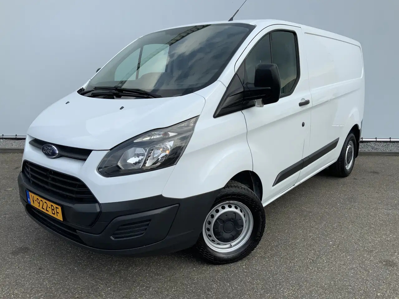 Ford Transit Custom 270 2.2 TDCI L1H1 Economy Edition Airco Cruise 3 Z - Furgon: slika Ford Transit Custom 270 2.2 TDCI L1H1 Economy Edition Airco Cruise 3 Z - Furgon Ford Transit Custom 270 2.2 TDCI L1H1 Economy Edition Airco Cruise 3 Z - Furgon: slika Ford Transit Custom 270 2.2 TDCI L1H1 Economy Edition Airco Cruise 3 Z - Furgon