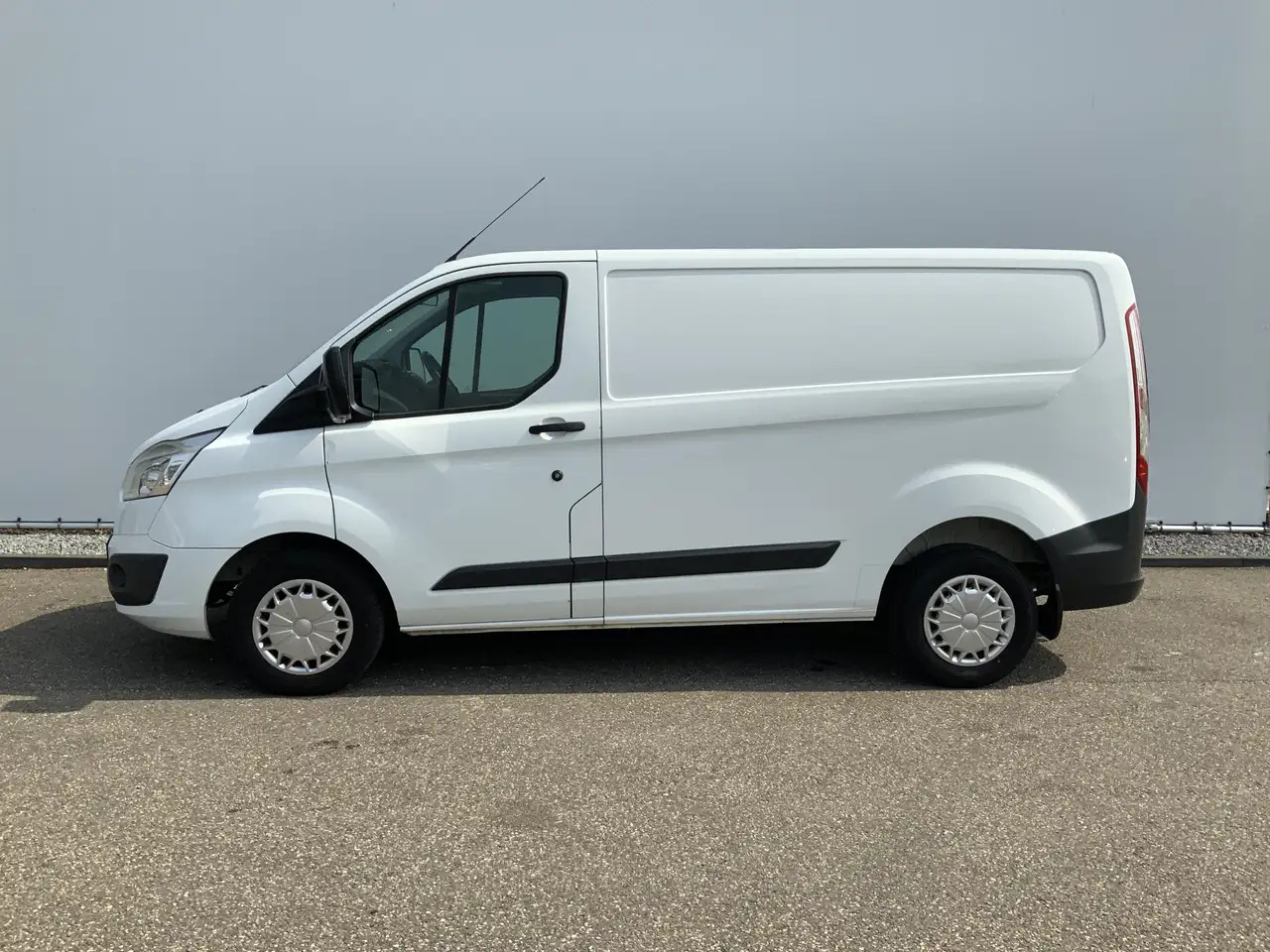 Ford Transit Custom 290 2.2 TDCI L1H2 Trend Airco Cruise 3 Zits Trekha - Mali kombi: slika Ford Transit Custom 290 2.2 TDCI L1H2 Trend Airco Cruise 3 Zits Trekha - Mali kombi Ford Transit Custom 290 2.2 TDCI L1H2 Trend Airco Cruise 3 Zits Trekha - Mali kombi: slika Ford Transit Custom 290 2.2 TDCI L1H2 Trend Airco Cruise 3 Zits Trekha - Mali kombi