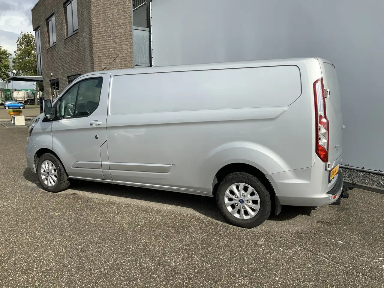 Ford Transit Custom 300 2.0 TDCI (MOTOR DEFECT!!) L2H2 Airco Navi 3 Zi - Furgon: slika Ford Transit Custom 300 2.0 TDCI (MOTOR DEFECT!!) L2H2 Airco Navi 3 Zi - Furgon Ford Transit Custom 300 2.0 TDCI (MOTOR DEFECT!!) L2H2 Airco Navi 3 Zi - Furgon: slika Ford Transit Custom 300 2.0 TDCI (MOTOR DEFECT!!) L2H2 Airco Navi 3 Zi - Furgon