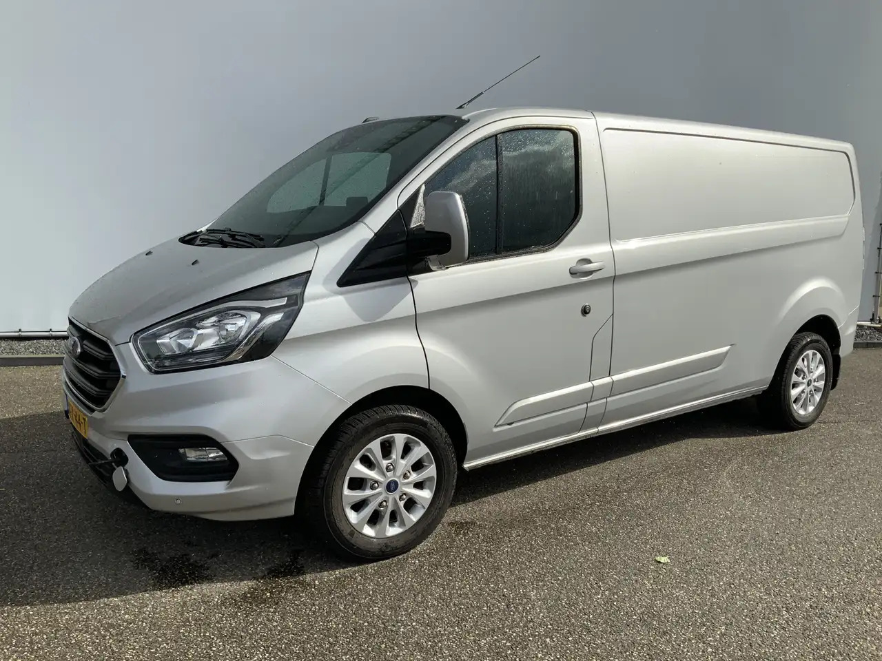 Ford Transit Custom 300 2.0 TDCI (MOTOR DEFECT!!) L2H2 Airco Navi 3 Zi - Furgon: slika Ford Transit Custom 300 2.0 TDCI (MOTOR DEFECT!!) L2H2 Airco Navi 3 Zi - Furgon Ford Transit Custom 300 2.0 TDCI (MOTOR DEFECT!!) L2H2 Airco Navi 3 Zi - Furgon: slika Ford Transit Custom 300 2.0 TDCI (MOTOR DEFECT!!) L2H2 Airco Navi 3 Zi - Furgon