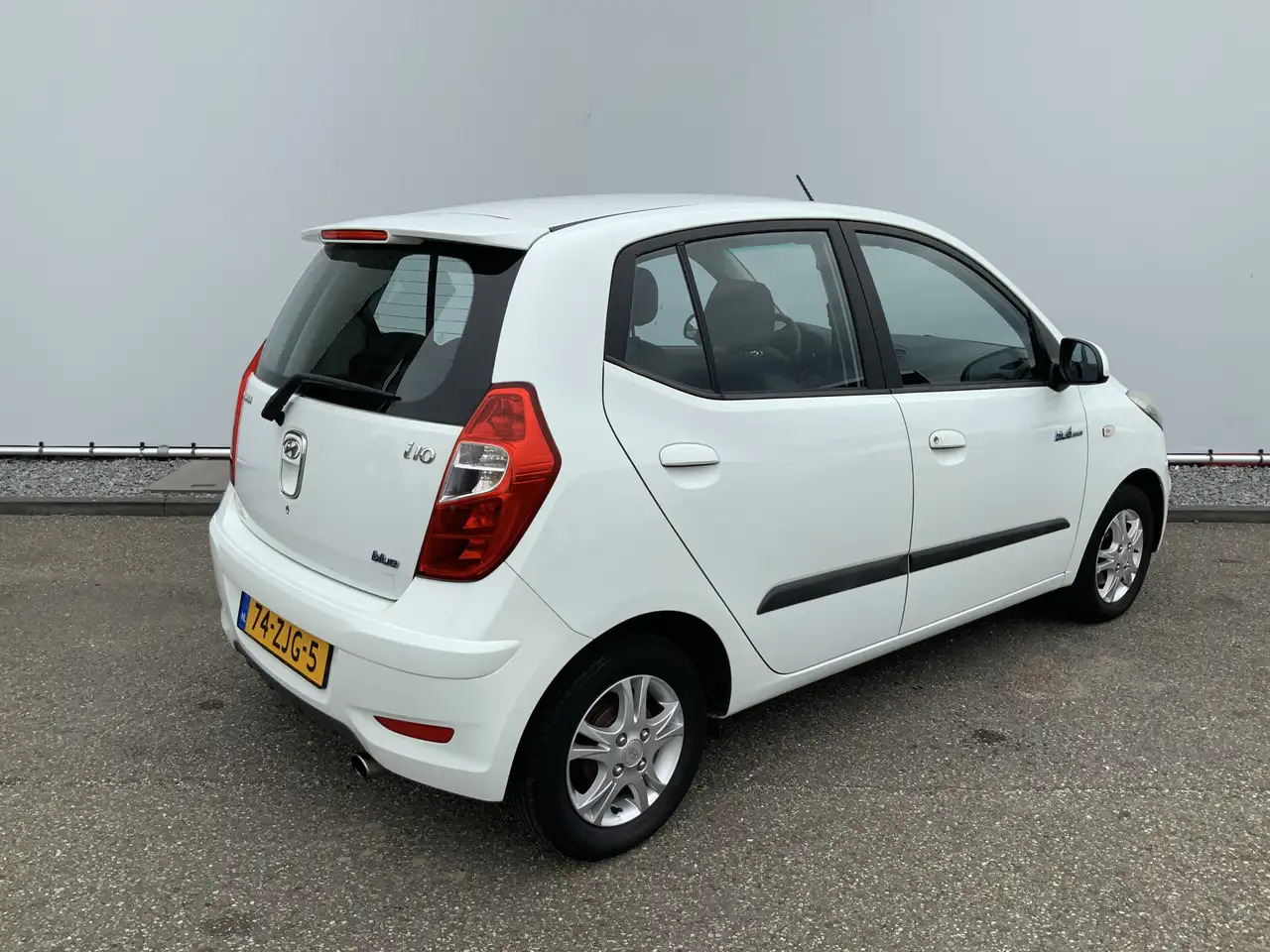 Hyundai i10 1.0 Pro 54083 KM! Airco, Lichtmetalen Wielen! - Hatchback: slika Hyundai i10 1.0 Pro 54083 KM! Airco, Lichtmetalen Wielen! - Hatchback Hyundai i10 1.0 Pro 54083 KM! Airco, Lichtmetalen Wielen! - Hatchback: slika Hyundai i10 1.0 Pro 54083 KM! Airco, Lichtmetalen Wielen! - Hatchback