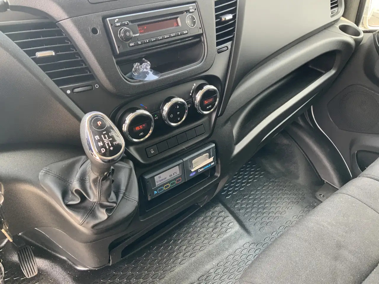 Iveco Daily 35C13 2.3 375 Automaat Koelmeubelbak Deuren Dag&Na - Dostavno vozilo hladnjača: slika Iveco Daily 35C13 2.3 375 Automaat Koelmeubelbak Deuren Dag&Na - Dostavno vozilo hladnjača Iveco Daily 35C13 2.3 375 Automaat Koelmeubelbak Deuren Dag&Na - Dostavno vozilo hladnjača: slika Iveco Daily 35C13 2.3 375 Automaat Koelmeubelbak Deuren Dag&Na - Dostavno vozilo hladnjača