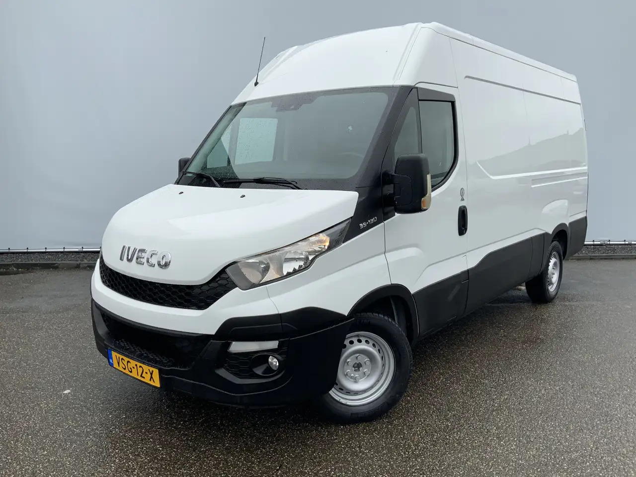 Iveco Daily 35S13V 2.3 352 H2 L3 Airco 3 Zits Opstap Euro 5 - Furgon: slika Iveco Daily 35S13V 2.3 352 H2 L3 Airco 3 Zits Opstap Euro 5 - Furgon Iveco Daily 35S13V 2.3 352 H2 L3 Airco 3 Zits Opstap Euro 5 - Furgon: slika Iveco Daily 35S13V 2.3 352 H2 L3 Airco 3 Zits Opstap Euro 5 - Furgon