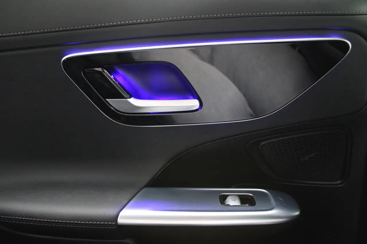 Limuzina Mercedes-Benz C-klasse AMG-line (Nightpakket, Sfeerverlichting,: slika Limuzina Mercedes-Benz C-klasse AMG-line (Nightpakket, Sfeerverlichting,