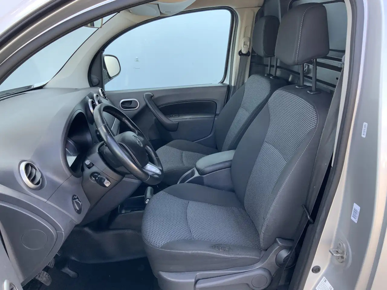 Mercedes-Benz Citan 109 CDI BlueEFFICIENCY Airco Cruise Euro 5 - Mali kombi: slika Mercedes-Benz Citan 109 CDI BlueEFFICIENCY Airco Cruise Euro 5 - Mali kombi Mercedes-Benz Citan 109 CDI BlueEFFICIENCY Airco Cruise Euro 5 - Mali kombi: slika Mercedes-Benz Citan 109 CDI BlueEFFICIENCY Airco Cruise Euro 5 - Mali kombi