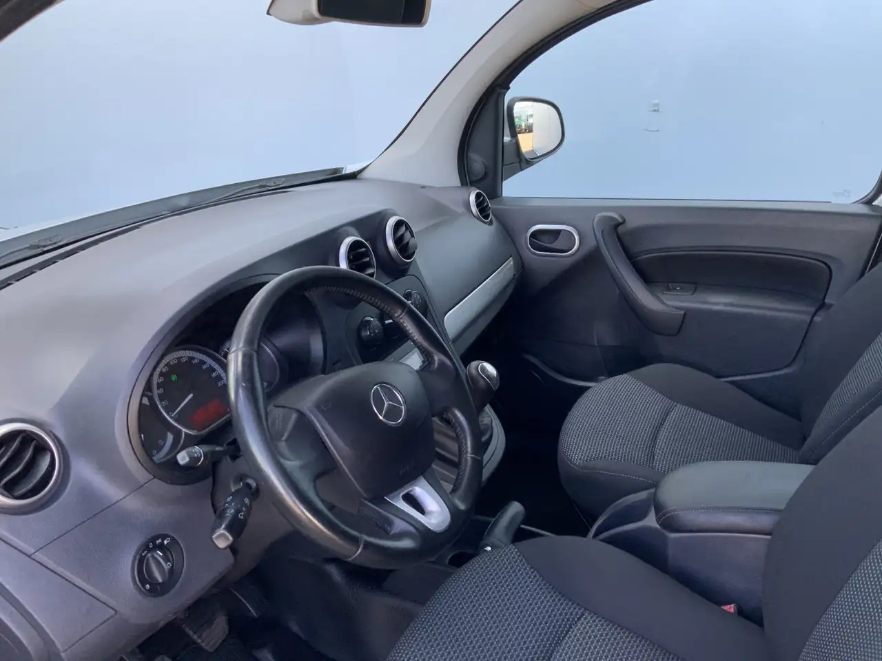 Mercedes-Benz Citan 109 CDI BlueEFFICIENCY Airco Cruise Euro 5 - Mali kombi: slika Mercedes-Benz Citan 109 CDI BlueEFFICIENCY Airco Cruise Euro 5 - Mali kombi Mercedes-Benz Citan 109 CDI BlueEFFICIENCY Airco Cruise Euro 5 - Mali kombi: slika Mercedes-Benz Citan 109 CDI BlueEFFICIENCY Airco Cruise Euro 5 - Mali kombi