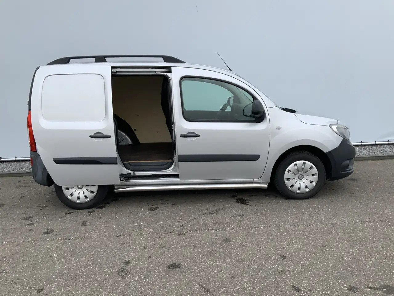 Zakup Mercedes-Benz Citan 109 CDI BlueEFFICIENCY Business Ambition Airco Tre Mercedes-Benz Citan 109 CDI BlueEFFICIENCY Business Ambition Airco Tre: slika Zakup Mercedes-Benz Citan 109 CDI BlueEFFICIENCY Business Ambition Airco Tre Mercedes-Benz Citan 109 CDI BlueEFFICIENCY Business Ambition Airco Tre
