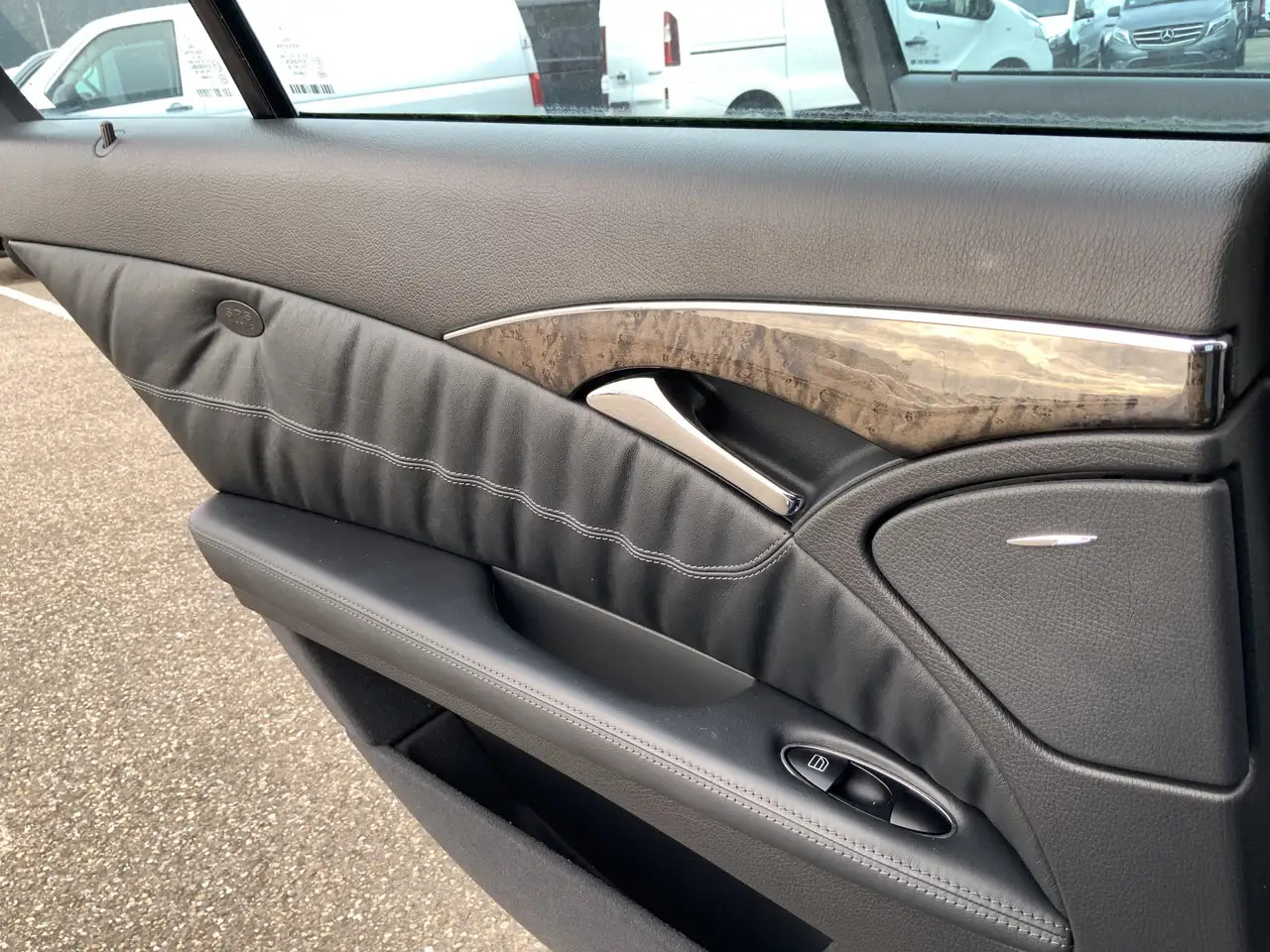 Mercedes-Benz E 500 Combi V8 Elegance 4-Matic airmatic,full option - Karavan: slika Mercedes-Benz E 500 Combi V8 Elegance 4-Matic airmatic,full option - Karavan Mercedes-Benz E 500 Combi V8 Elegance 4-Matic airmatic,full option - Karavan: slika Mercedes-Benz E 500 Combi V8 Elegance 4-Matic airmatic,full option - Karavan