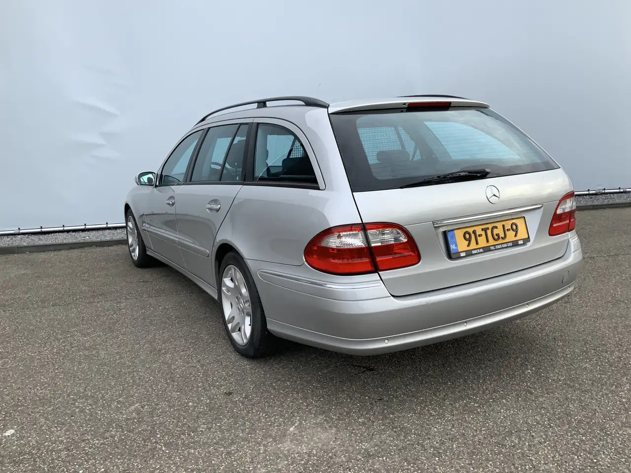 Mercedes-Benz E 500 Combi V8 Elegance 4-Matic airmatic,full option - Karavan: slika Mercedes-Benz E 500 Combi V8 Elegance 4-Matic airmatic,full option - Karavan Mercedes-Benz E 500 Combi V8 Elegance 4-Matic airmatic,full option - Karavan: slika Mercedes-Benz E 500 Combi V8 Elegance 4-Matic airmatic,full option - Karavan