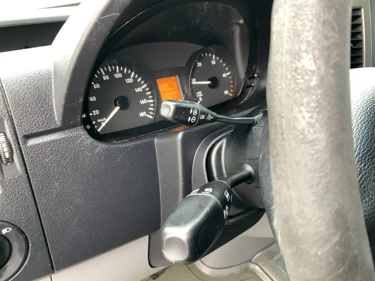 Mercedes-Benz Sprinter 213 2.2 CDI 325 L1H1 Airco Cruise Euro 4 - Furgon: slika Mercedes-Benz Sprinter 213 2.2 CDI 325 L1H1 Airco Cruise Euro 4 - Furgon Mercedes-Benz Sprinter 213 2.2 CDI 325 L1H1 Airco Cruise Euro 4 - Furgon: slika Mercedes-Benz Sprinter 213 2.2 CDI 325 L1H1 Airco Cruise Euro 4 - Furgon