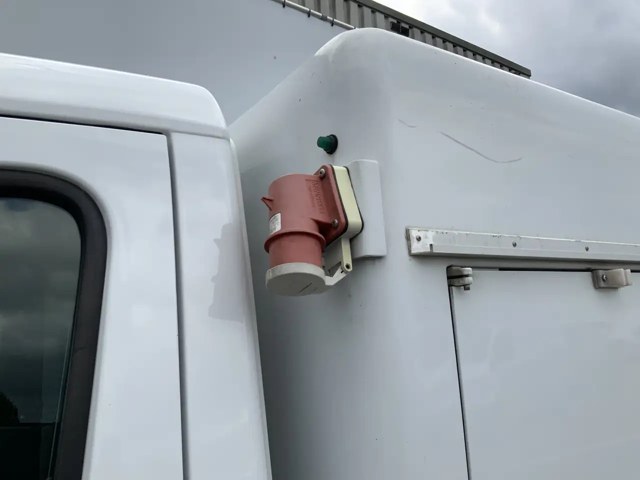 Mercedes-Benz Sprinter 310 2.2 CDI 366 ijswagen 40 gr _0 Deuren 10 Euro 5 - Dostavno vozilo hladnjača: slika Mercedes-Benz Sprinter 310 2.2 CDI 366 ijswagen 40 gr _0 Deuren 10 Euro 5 - Dostavno vozilo hladnjača Mercedes-Benz Sprinter 310 2.2 CDI 366 ijswagen 40 gr _0 Deuren 10 Euro 5 - Dostavno vozilo hladnjača: slika Mercedes-Benz Sprinter 310 2.2 CDI 366 ijswagen 40 gr _0 Deuren 10 Euro 5 - Dostavno vozilo hladnjača