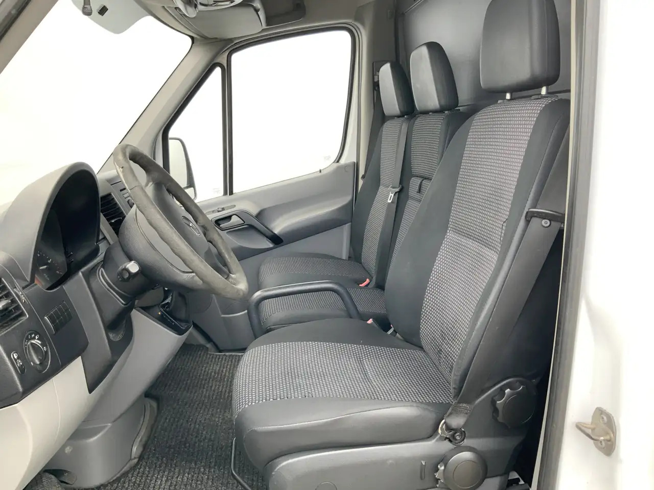 Mercedes-Benz Sprinter 311 2.2 CDI 366 L2 H1 Automaat Trekhaak 2800 kg 3 - Furgon: slika Mercedes-Benz Sprinter 311 2.2 CDI 366 L2 H1 Automaat Trekhaak 2800 kg 3 - Furgon Mercedes-Benz Sprinter 311 2.2 CDI 366 L2 H1 Automaat Trekhaak 2800 kg 3 - Furgon: slika Mercedes-Benz Sprinter 311 2.2 CDI 366 L2 H1 Automaat Trekhaak 2800 kg 3 - Furgon