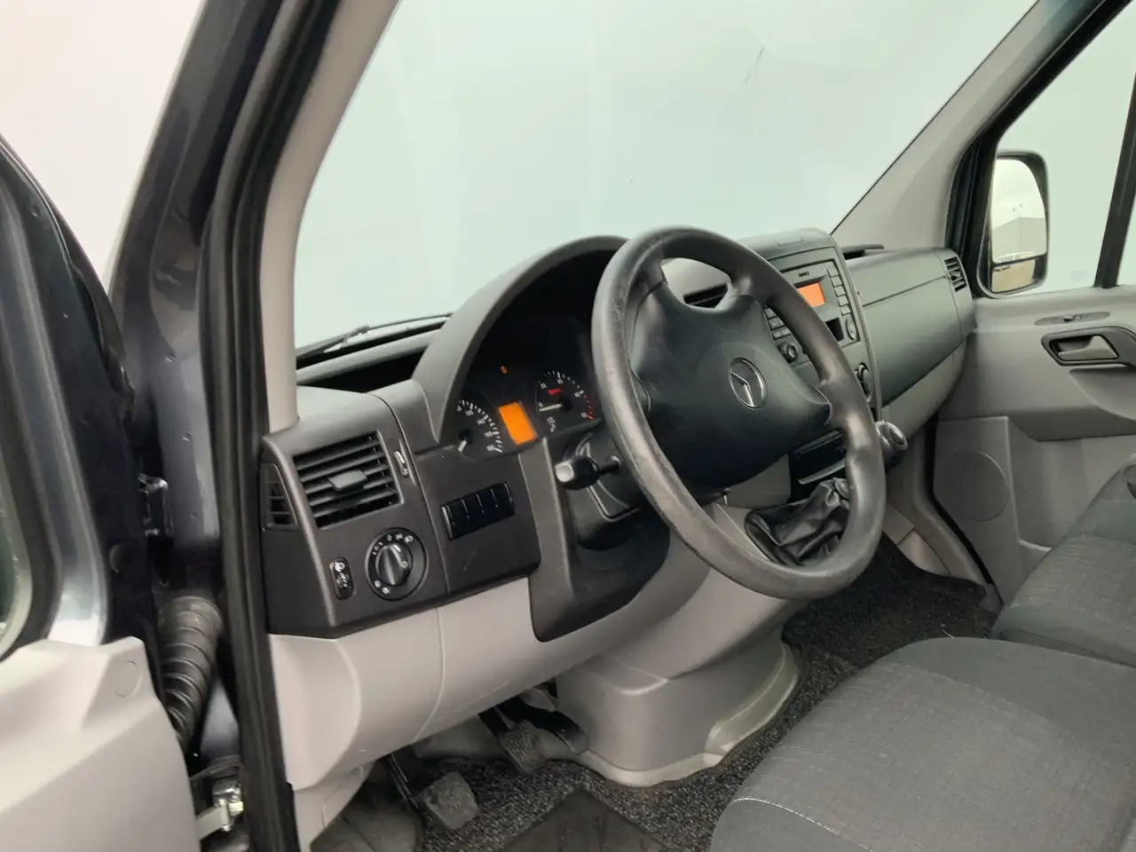 Mercedes-Benz Sprinter 311 2.2 CDI 366 L2H1 Airco 3 Zits Opstap& Trekhaak - Furgon: slika Mercedes-Benz Sprinter 311 2.2 CDI 366 L2H1 Airco 3 Zits Opstap& Trekhaak - Furgon Mercedes-Benz Sprinter 311 2.2 CDI 366 L2H1 Airco 3 Zits Opstap& Trekhaak - Furgon: slika Mercedes-Benz Sprinter 311 2.2 CDI 366 L2H1 Airco 3 Zits Opstap& Trekhaak - Furgon