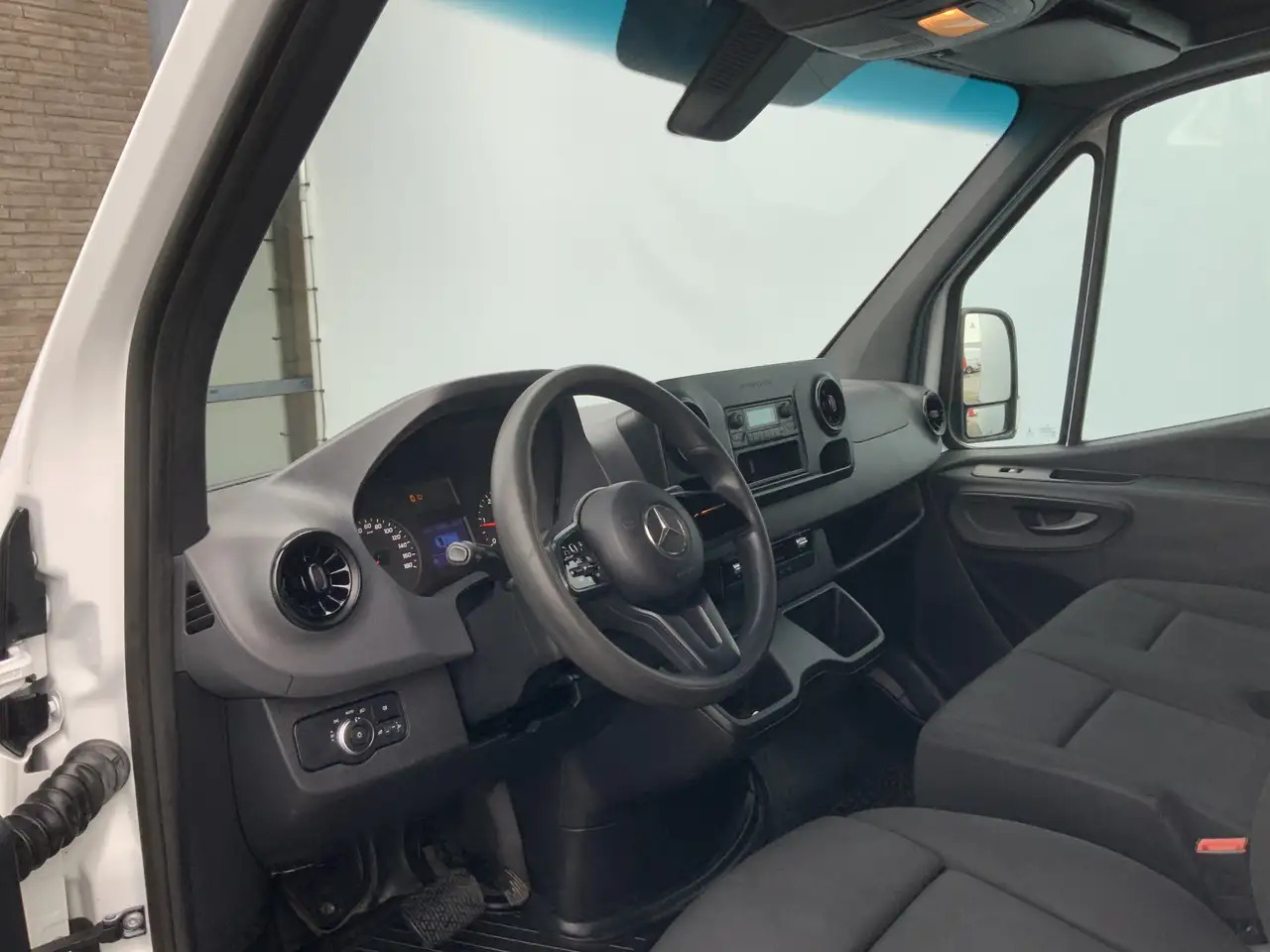 Mercedes-Benz Sprinter 311 2.2 CDI L2H2 Automaat Airco 3 Zits Imperiaal T - Furgon: slika Mercedes-Benz Sprinter 311 2.2 CDI L2H2 Automaat Airco 3 Zits Imperiaal T - Furgon Mercedes-Benz Sprinter 311 2.2 CDI L2H2 Automaat Airco 3 Zits Imperiaal T - Furgon: slika Mercedes-Benz Sprinter 311 2.2 CDI L2H2 Automaat Airco 3 Zits Imperiaal T - Furgon