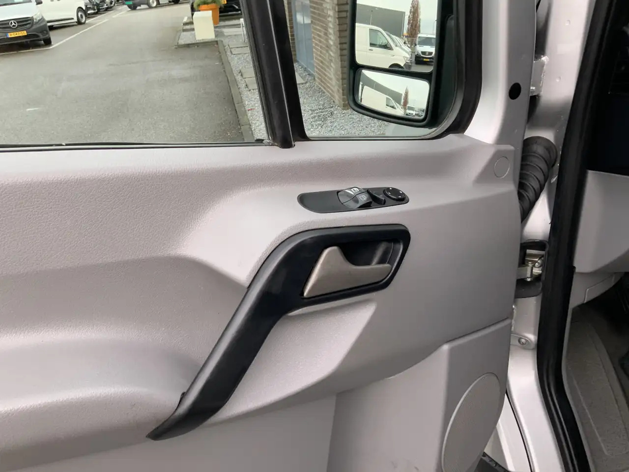 Mercedes-Benz Sprinter 313 2.2 CDI 366 HDAirco Alu Velg Side Bar Trekhaak - Furgon: slika Mercedes-Benz Sprinter 313 2.2 CDI 366 HDAirco Alu Velg Side Bar Trekhaak - Furgon Mercedes-Benz Sprinter 313 2.2 CDI 366 HDAirco Alu Velg Side Bar Trekhaak - Furgon: slika Mercedes-Benz Sprinter 313 2.2 CDI 366 HDAirco Alu Velg Side Bar Trekhaak - Furgon