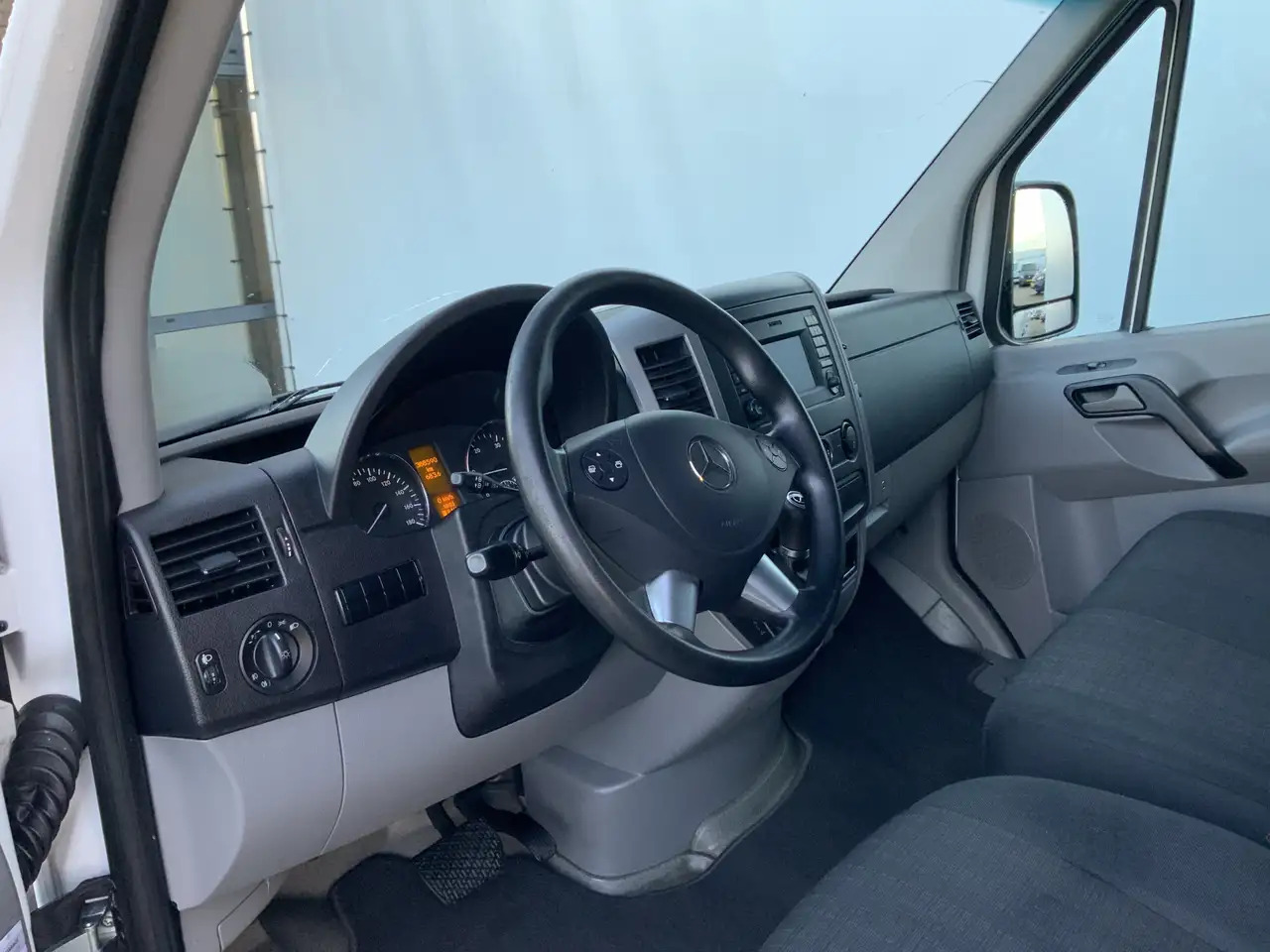 Mercedes-Benz Sprinter 313 CDI 366 Autom.navi. Cruise Airco 3 Zits Trekha - Furgon: slika Mercedes-Benz Sprinter 313 CDI 366 Autom.navi. Cruise Airco 3 Zits Trekha - Furgon Mercedes-Benz Sprinter 313 CDI 366 Autom.navi. Cruise Airco 3 Zits Trekha - Furgon: slika Mercedes-Benz Sprinter 313 CDI 366 Autom.navi. Cruise Airco 3 Zits Trekha - Furgon