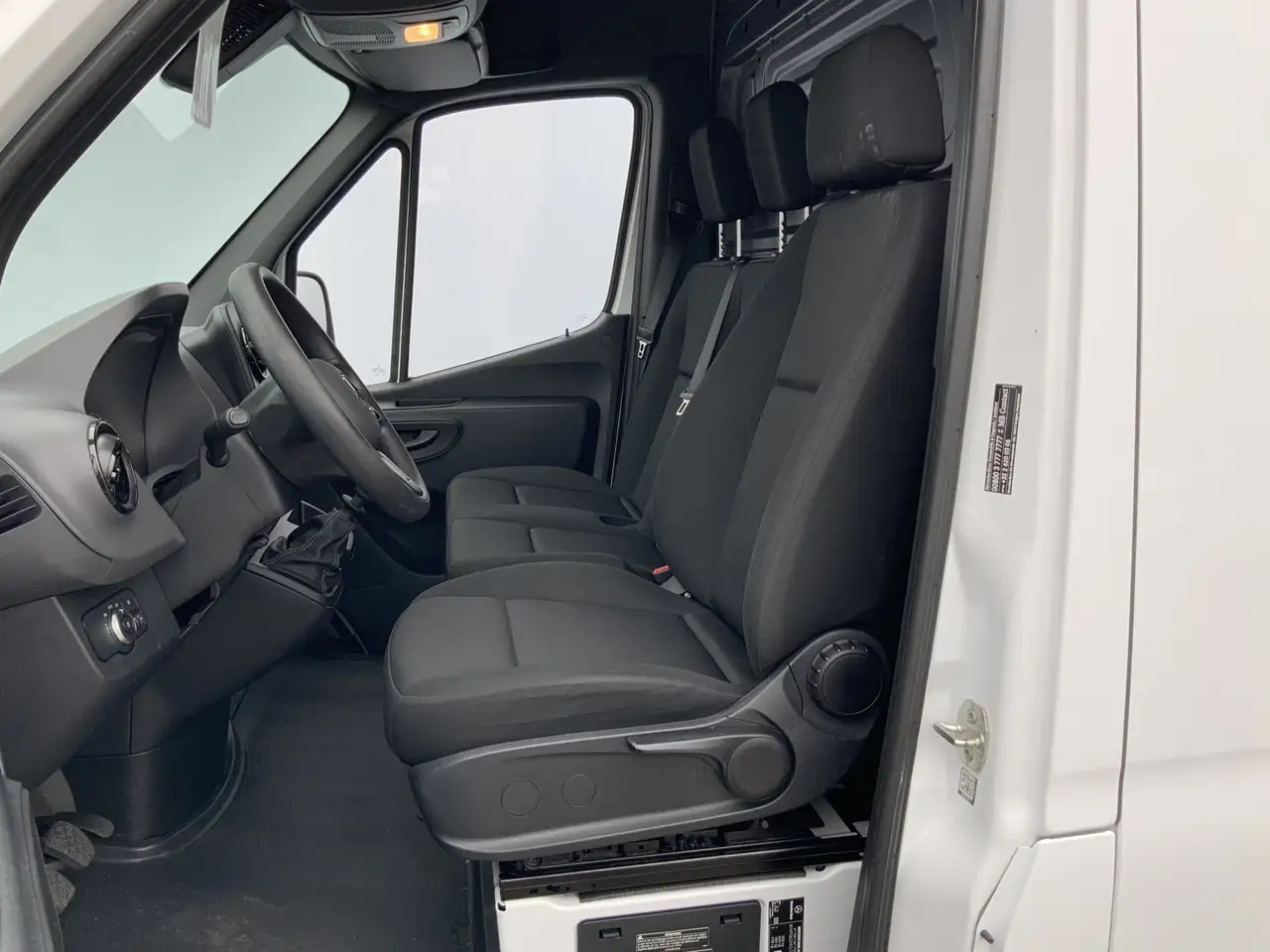 Mercedes-Benz Sprinter 314 2.2 CDI L2H2 Airco Camera Navi 3 Zits MBUX Sch - Furgon: slika Mercedes-Benz Sprinter 314 2.2 CDI L2H2 Airco Camera Navi 3 Zits MBUX Sch - Furgon Mercedes-Benz Sprinter 314 2.2 CDI L2H2 Airco Camera Navi 3 Zits MBUX Sch - Furgon: slika Mercedes-Benz Sprinter 314 2.2 CDI L2H2 Airco Camera Navi 3 Zits MBUX Sch - Furgon